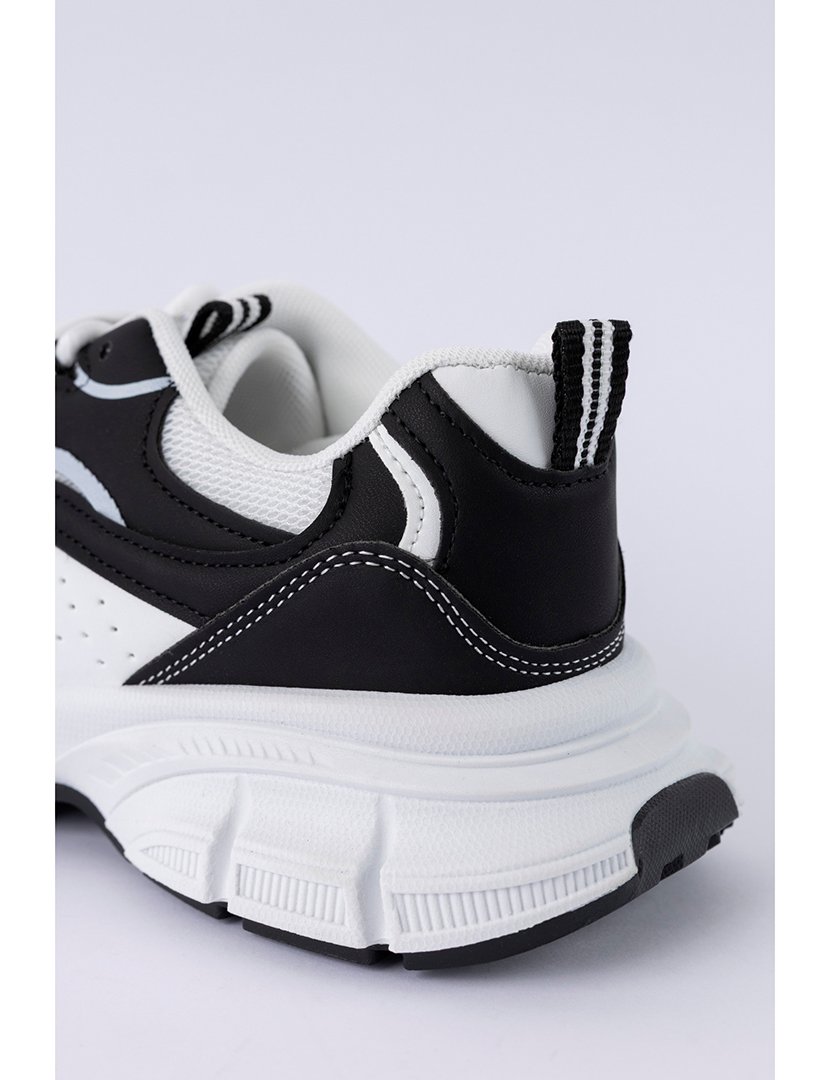 Ténis Senhora Preto e Branco