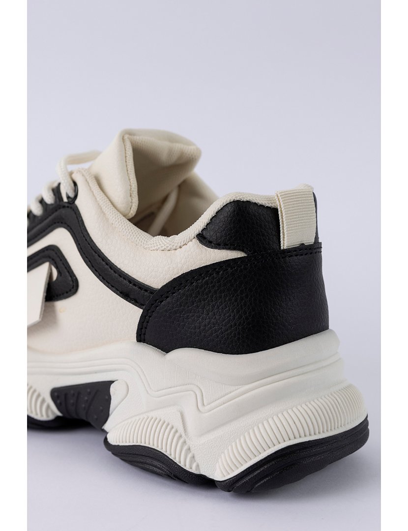 Ténis Senhora Branco e Preto