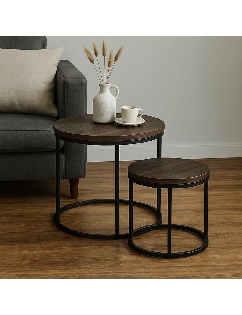 Conjunto de 2 mesas de ferro com tampo de madeira