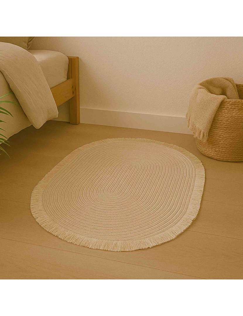 Tapete oval de palha com franjas