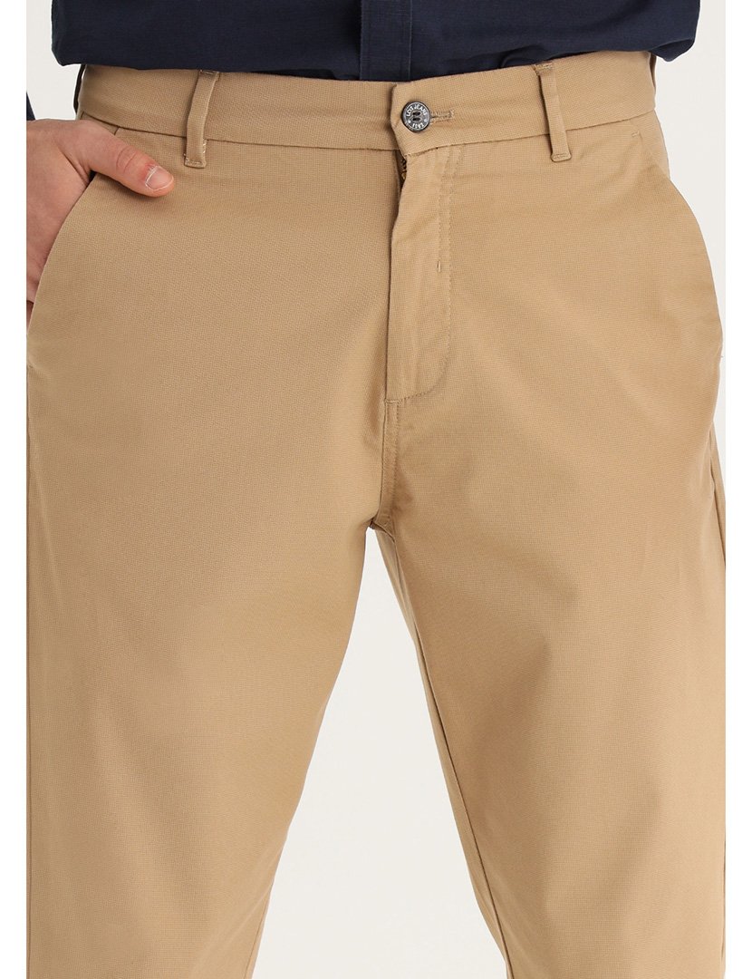 Calças Chino Homem Slim Cintura Média Castanho