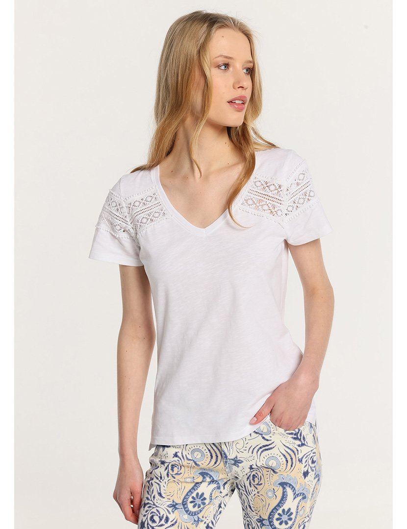 Blusa Senhora com Detalhe Croché Branco