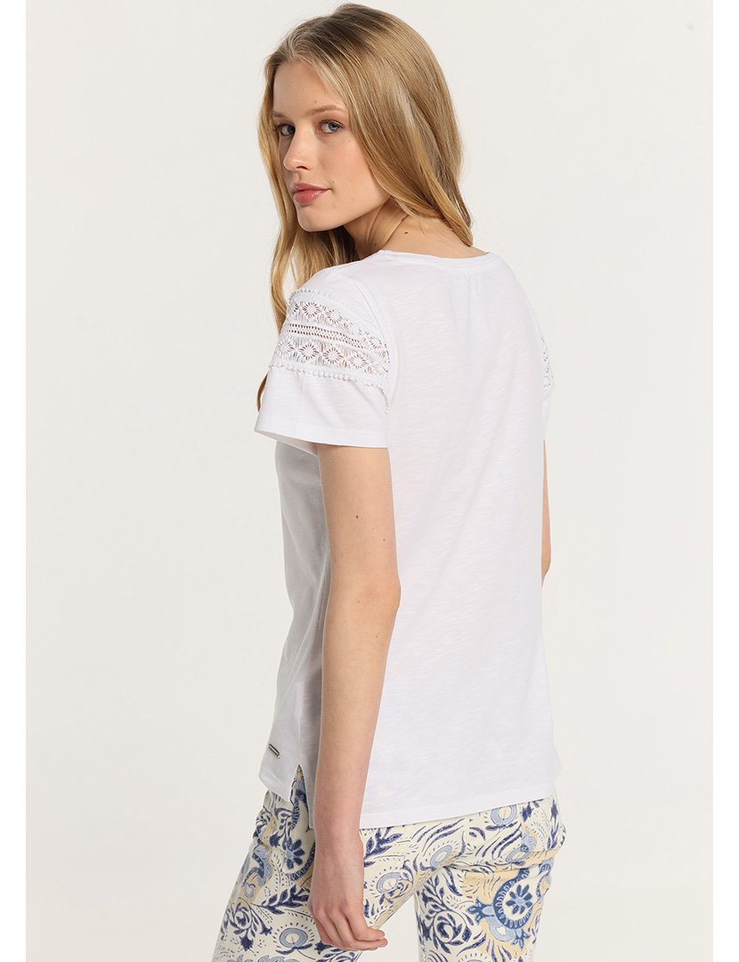 Blusa Senhora com Detalhe Croché Branco