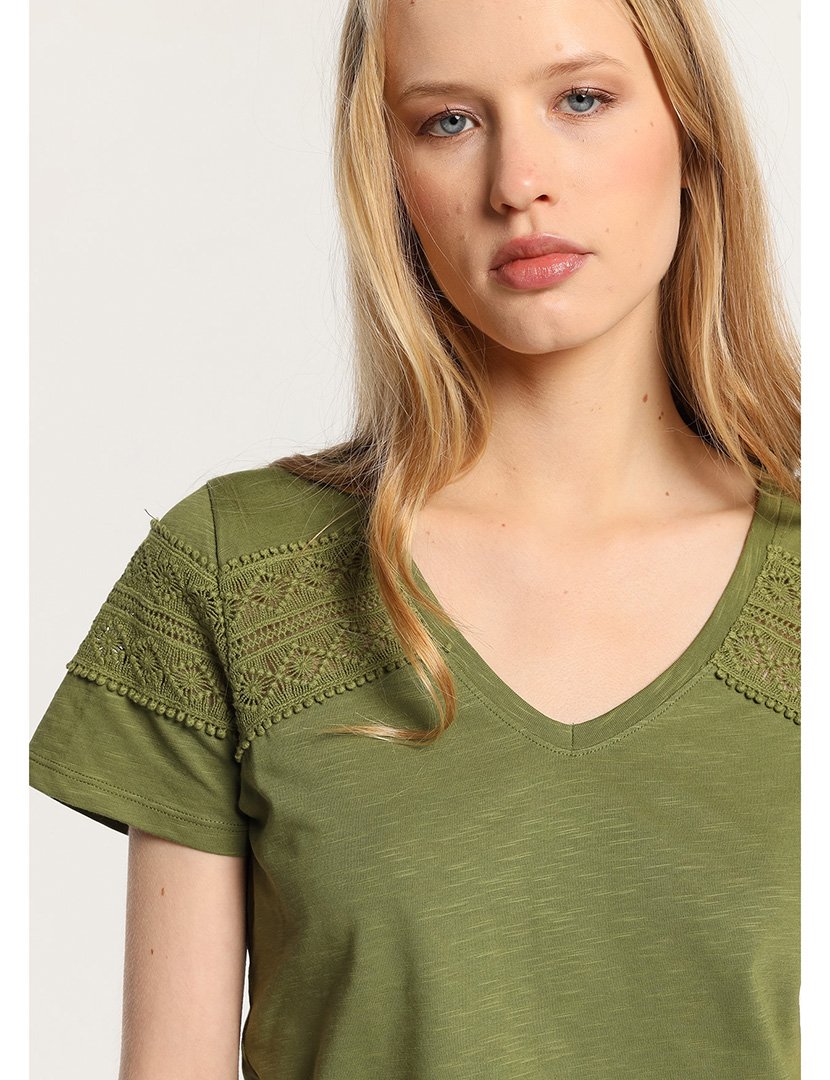 Blusa Senhora com Detalhe Croché Branco