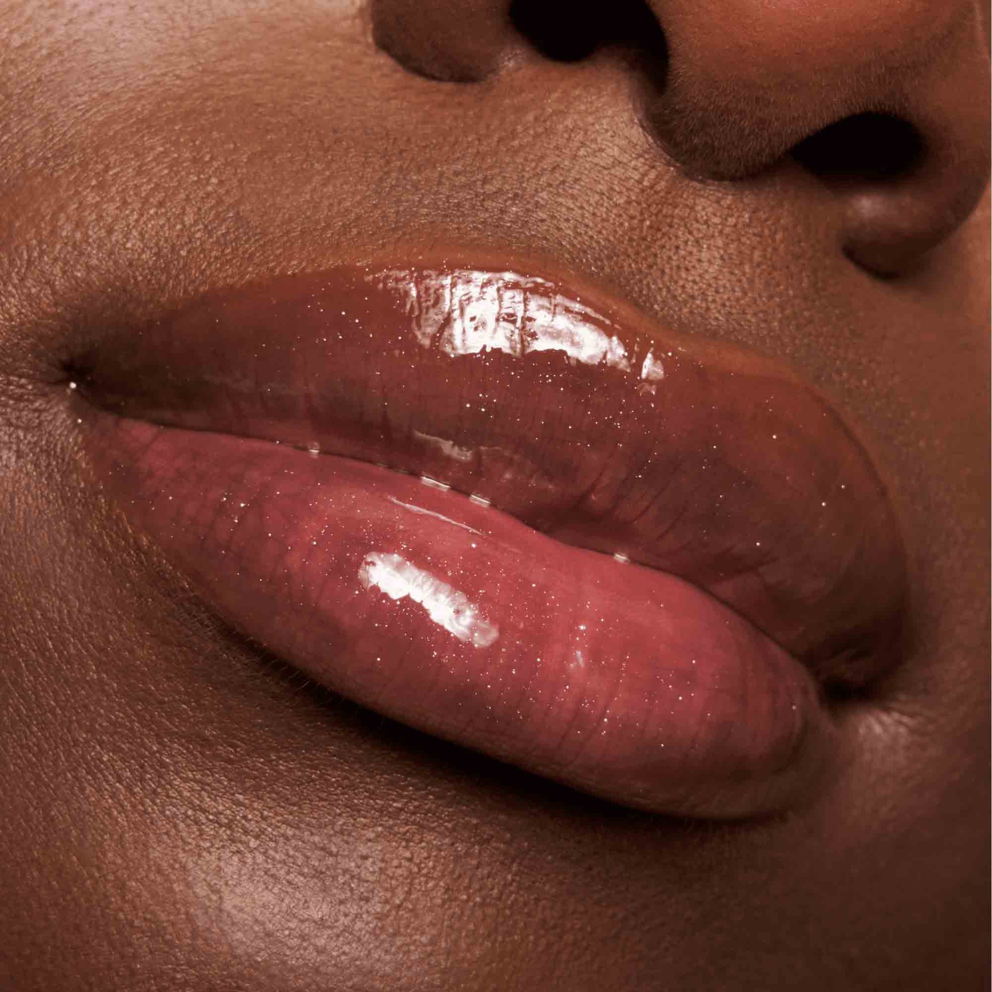 What The Fake! Extreme Plumping Lip Filler 03       