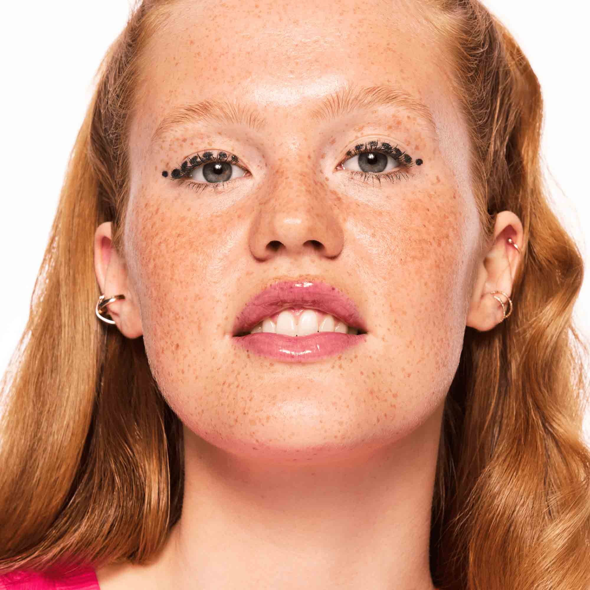 Blend & Line Eyeshadow Stick 05                     