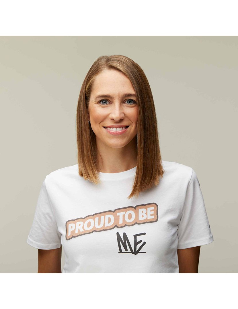 Pretty Natural Hydrating Foundation 090             