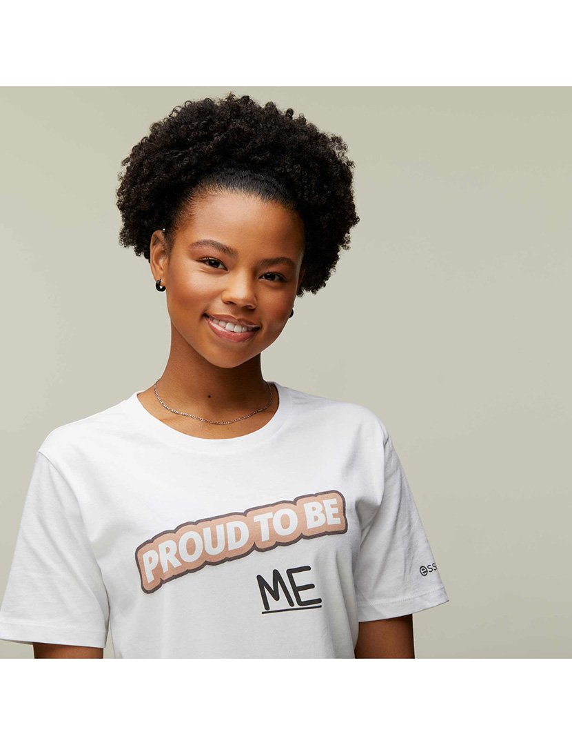 Pretty Natural Hydrating Foundation 240             