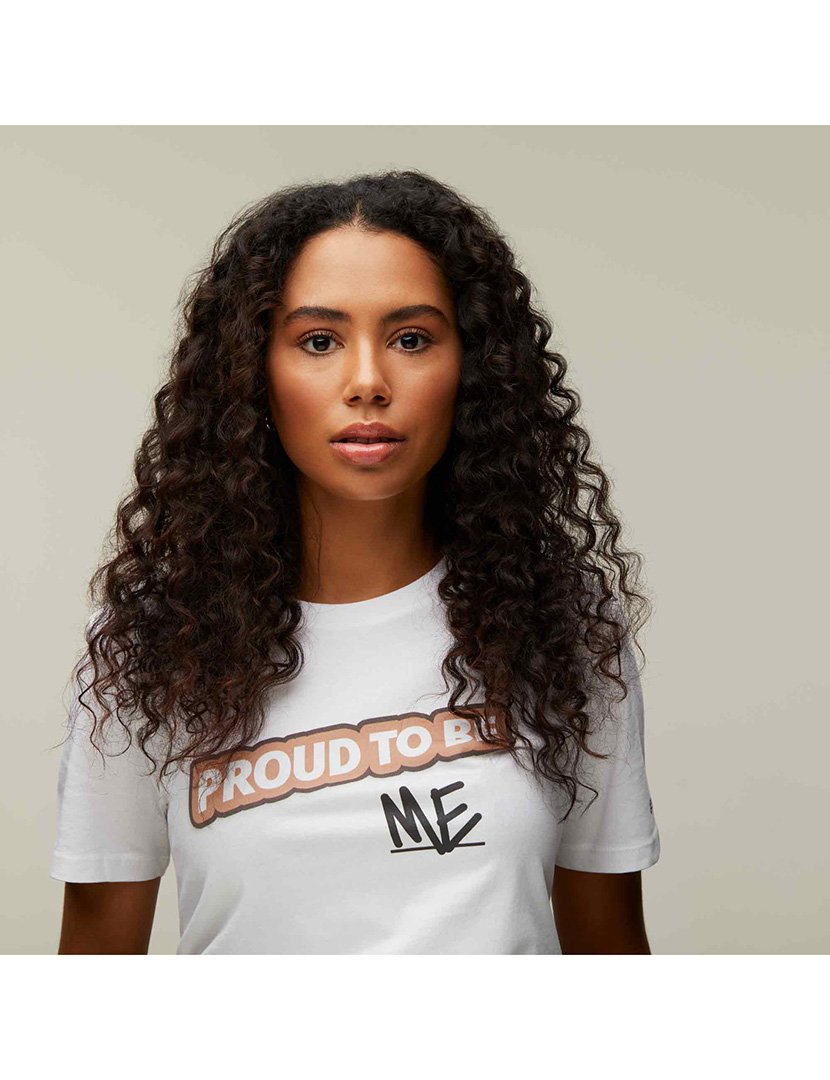 Pretty Natural Hydrating Foundation 240             