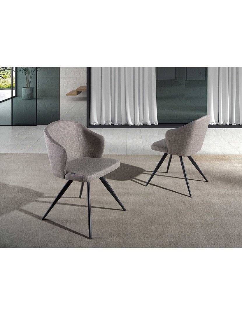 Cadeira em Tecido Cinzento