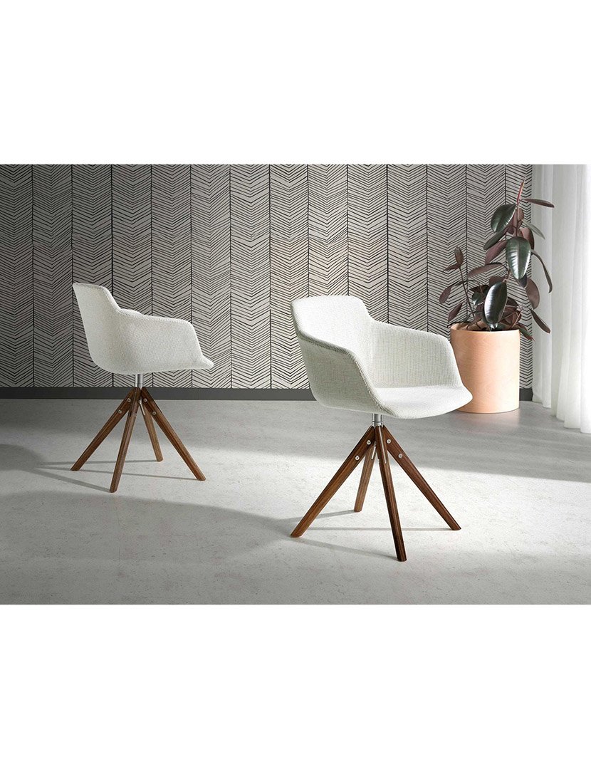 Cadeira Giratória em Tecido Bege