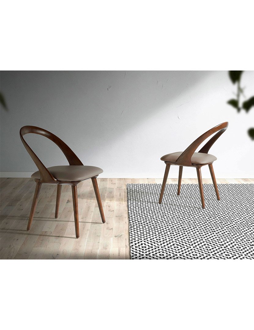 Cadeira em Pele Ecológica de Nogueira Vison