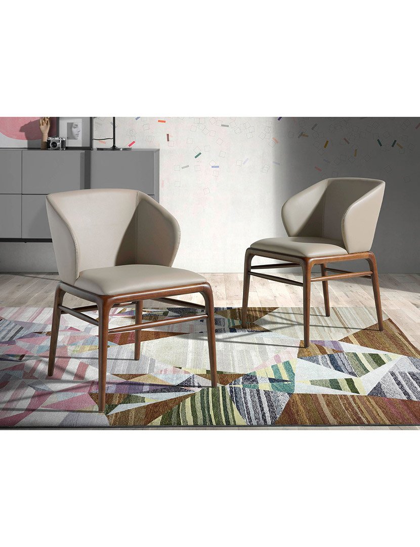 Cadeira em Pele Ecológica Vison