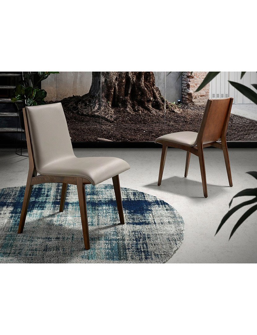 Cadeira em Pele Ecológica Vison