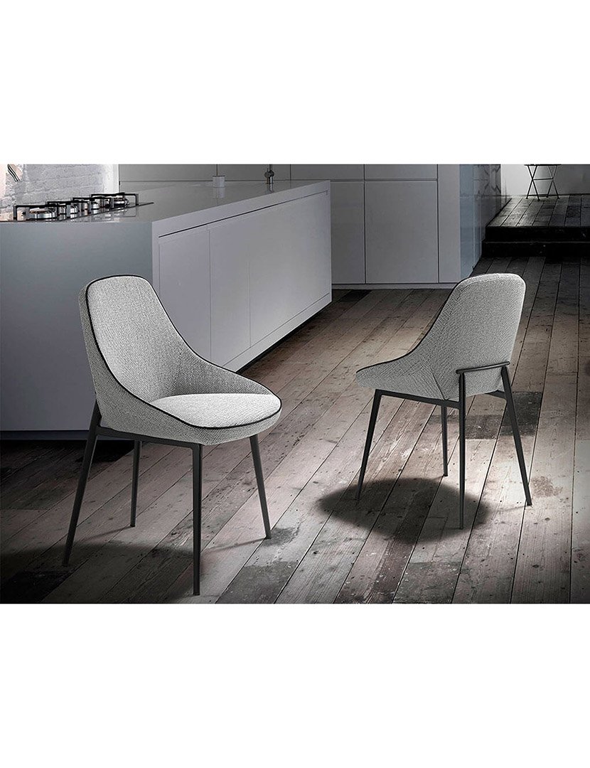 Cadeira em Tecido Cinzento