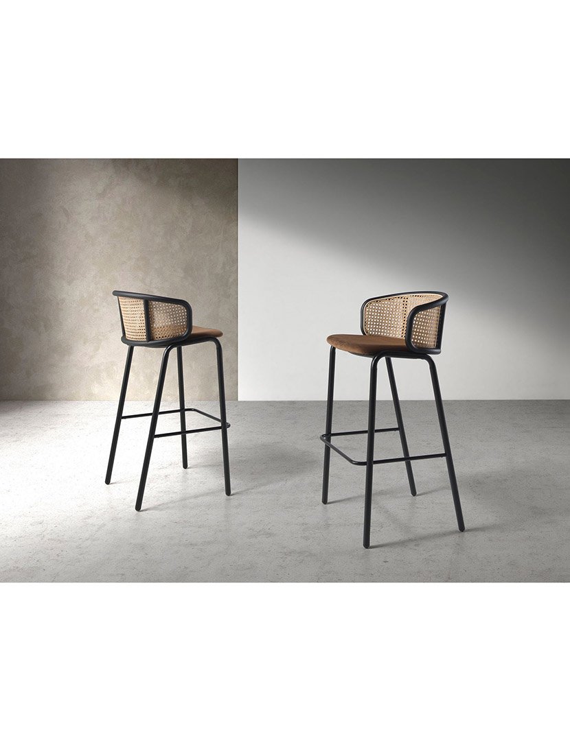 Banco Alto de Vime e Veludo Castanho