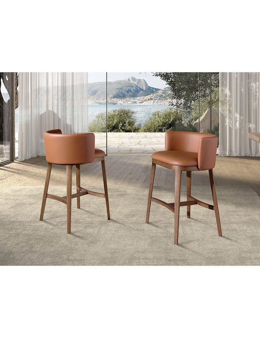 Banco Alto em Pele Castanho