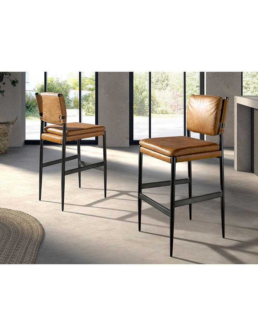 Banco Alto de Couro Castanho