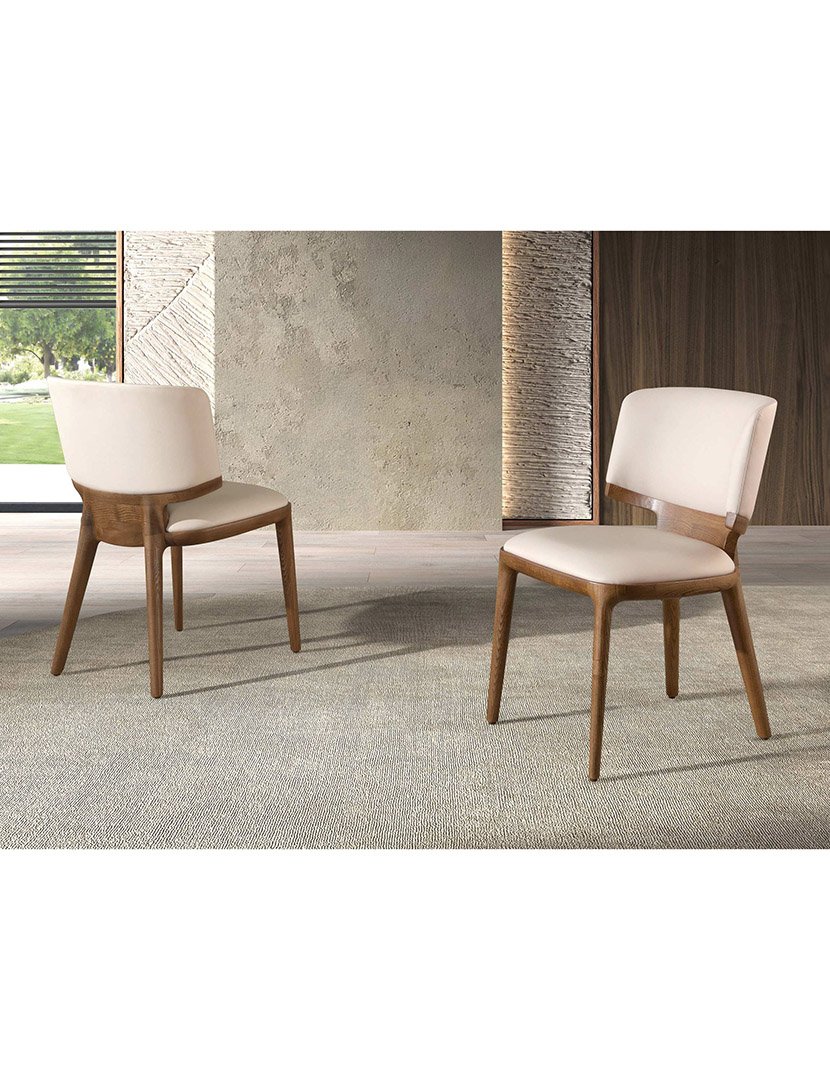 Cadeira em Pele Sintética Creme