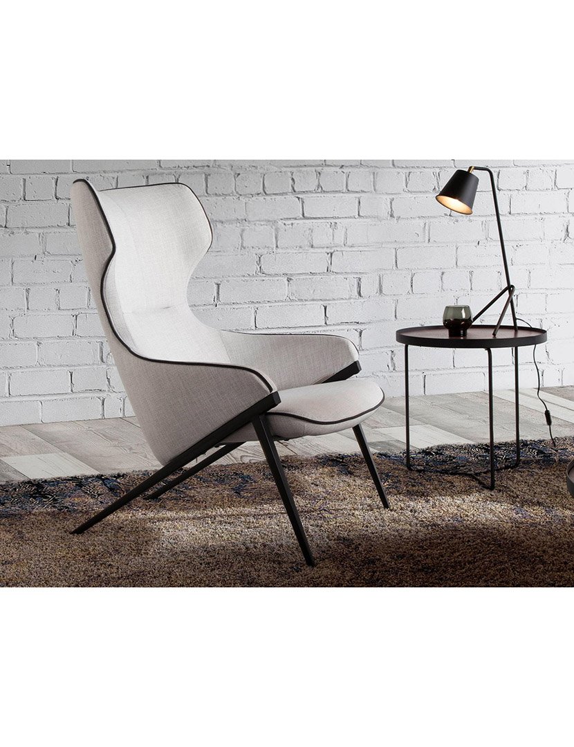 Poltrona em Tecido Cinzento