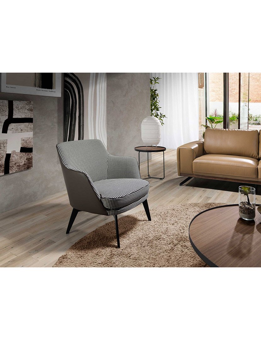 Cadeira em Tecido Preto e Branco