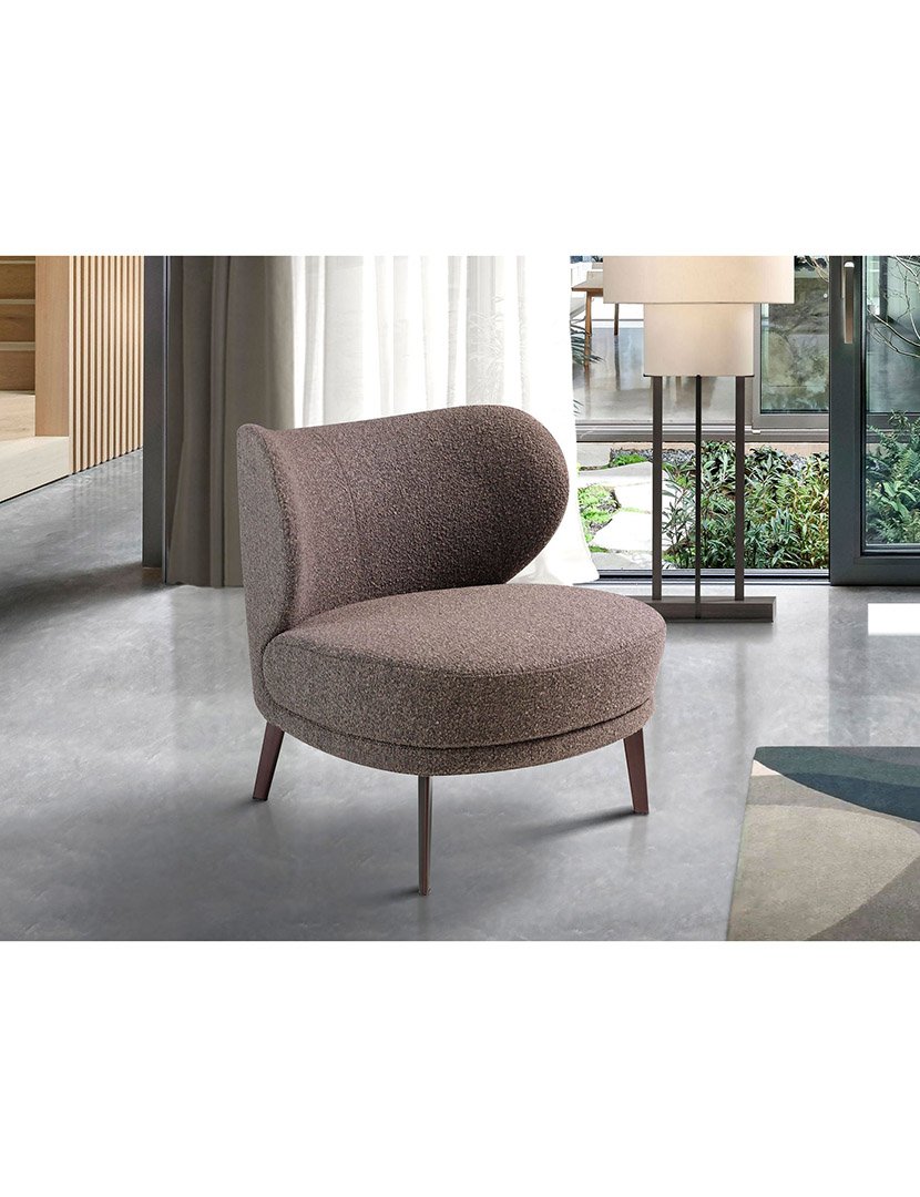 Poltrona em Tecido Castanho