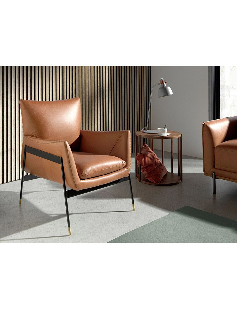 Poltrona em Pele Castanho