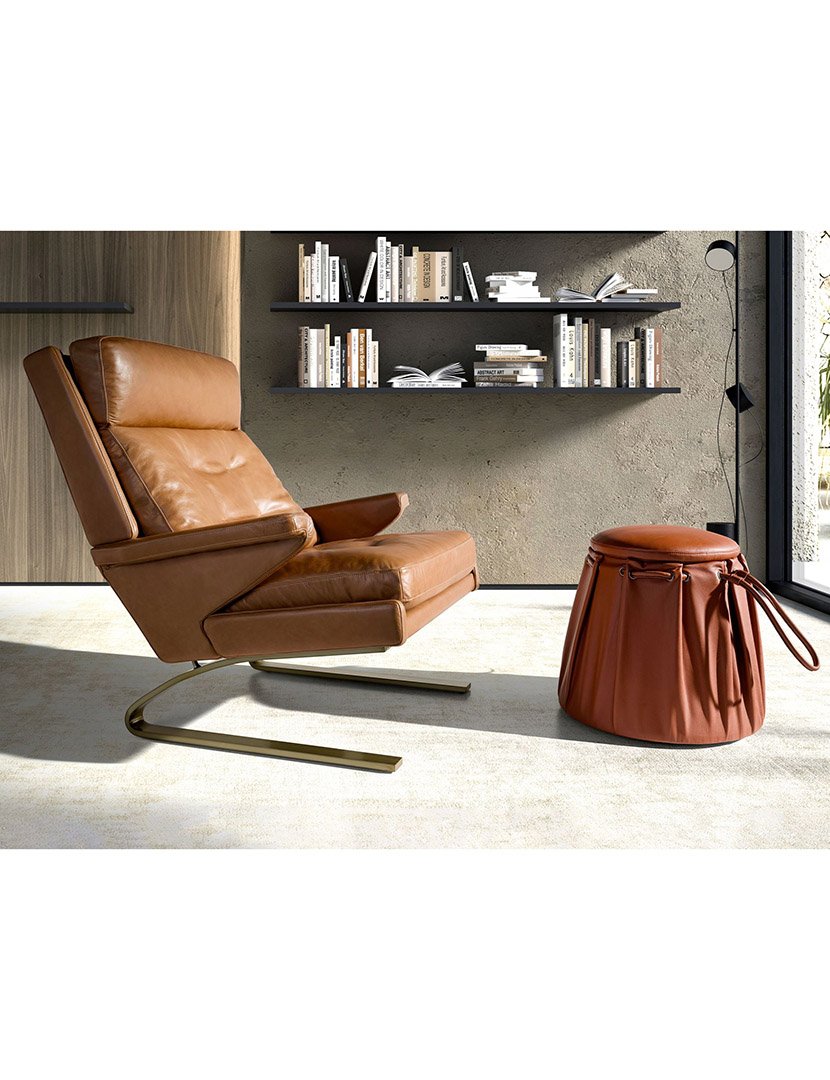 Poltrona em Couro Camel