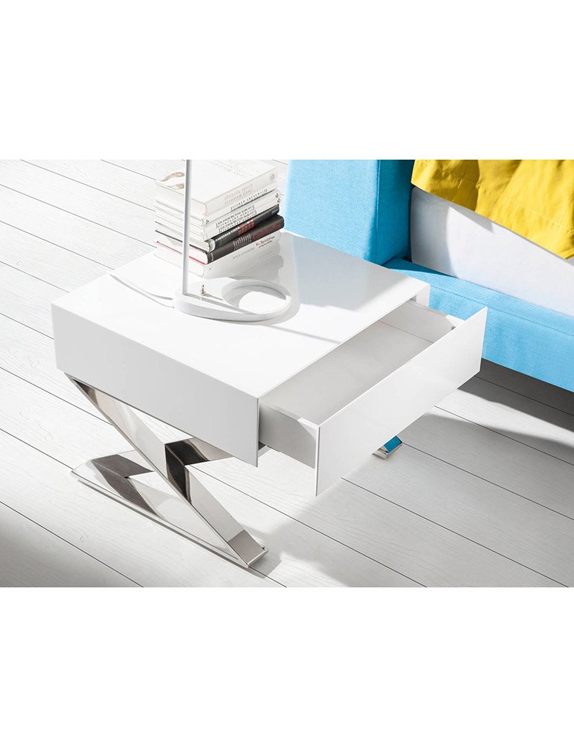 Mesa de Cabeceira em Madeira Branca