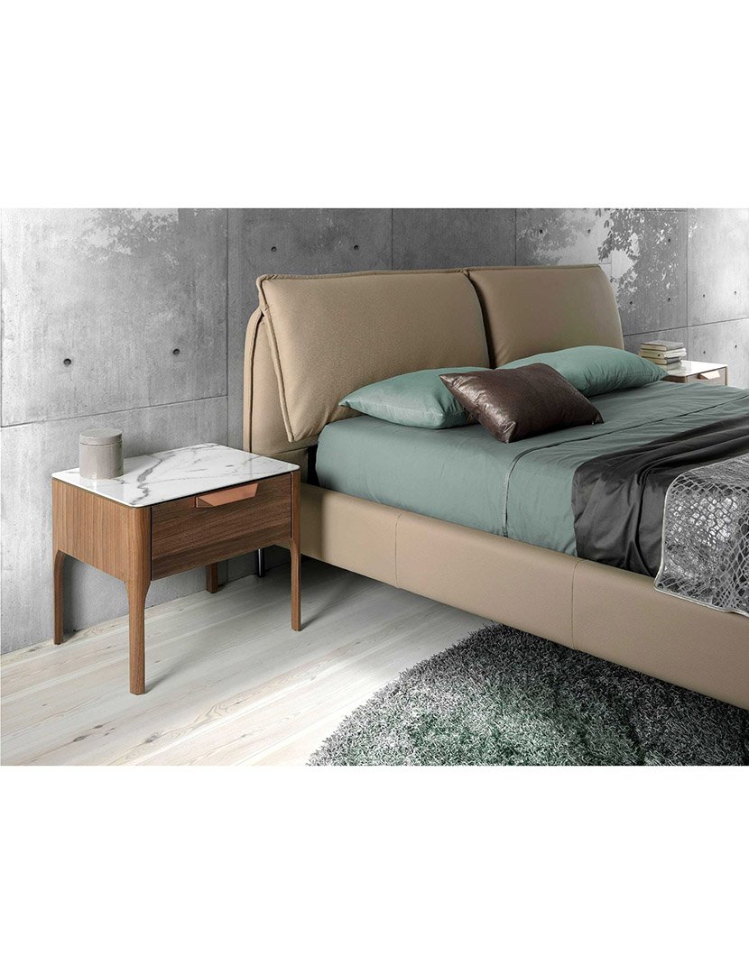 Mesa de Cabeceira em Nogueira e Mármore