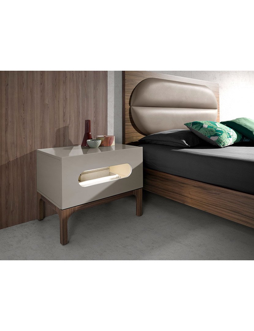 Mesa de Cabeceira em Nogueira e Cinzento