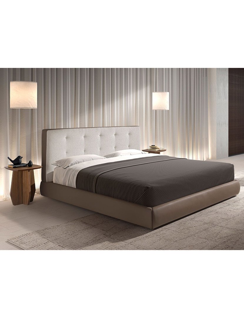 Cama Estofada em Tecido e Couro Sintético Castanho