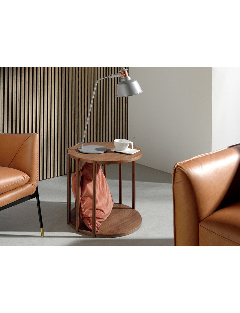 Mesa de Canto Redonda em Nogueira