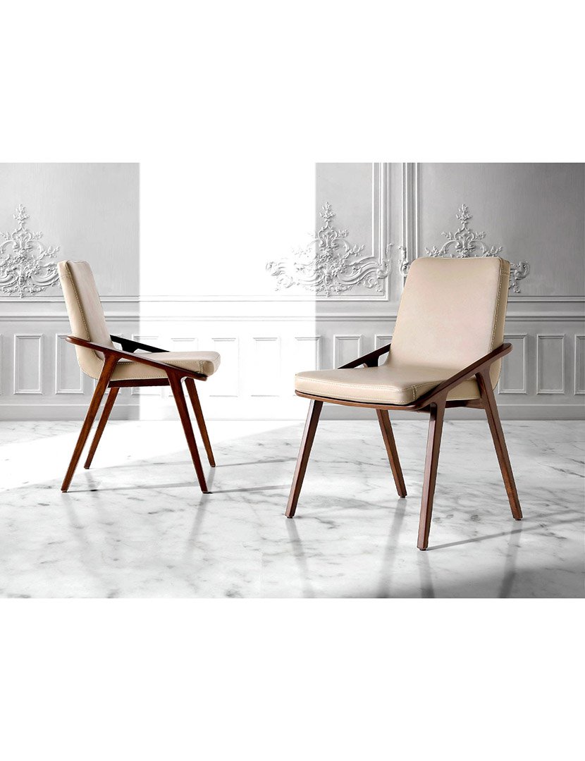 Cadeira em Pele Ecológica Bege