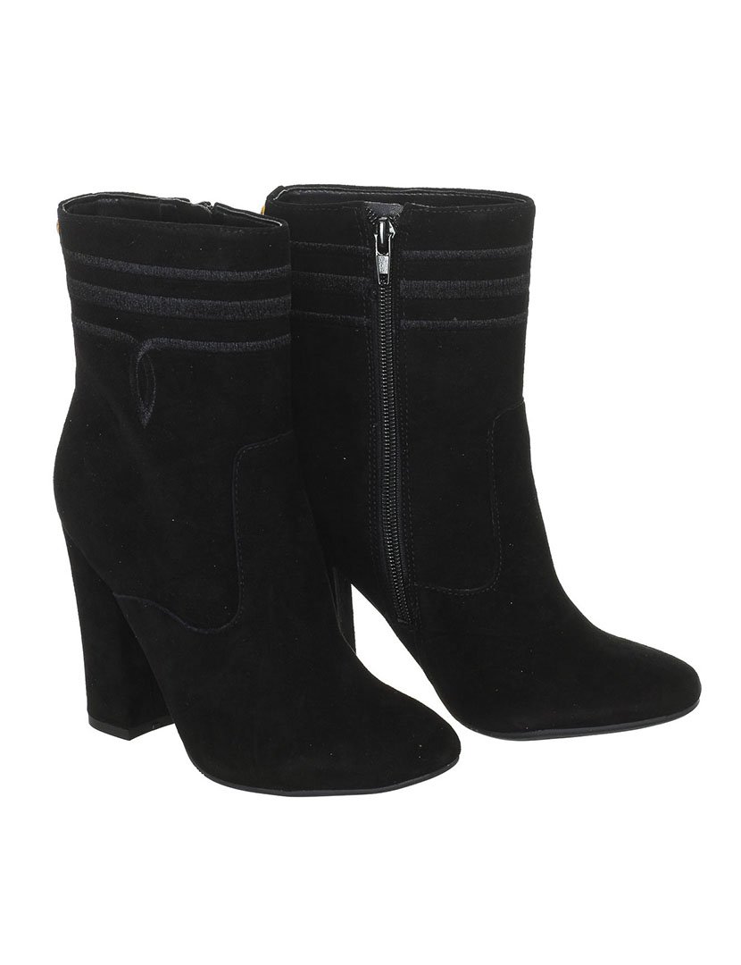 Botins com Salto Senhora Preto