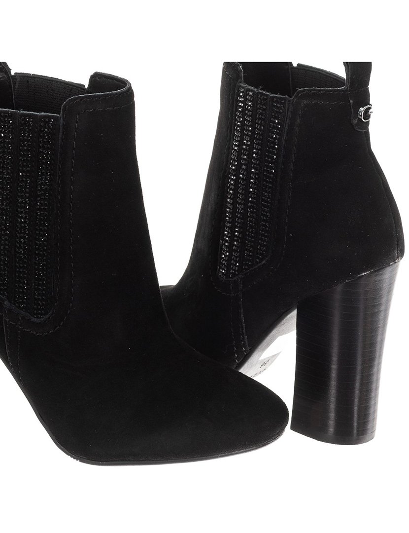 Botins com Salto Senhora Preto