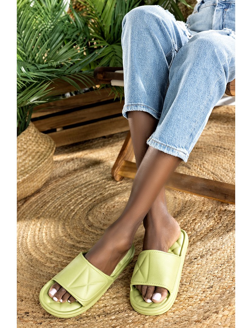 Chinelos de Borracha Senhora Verde