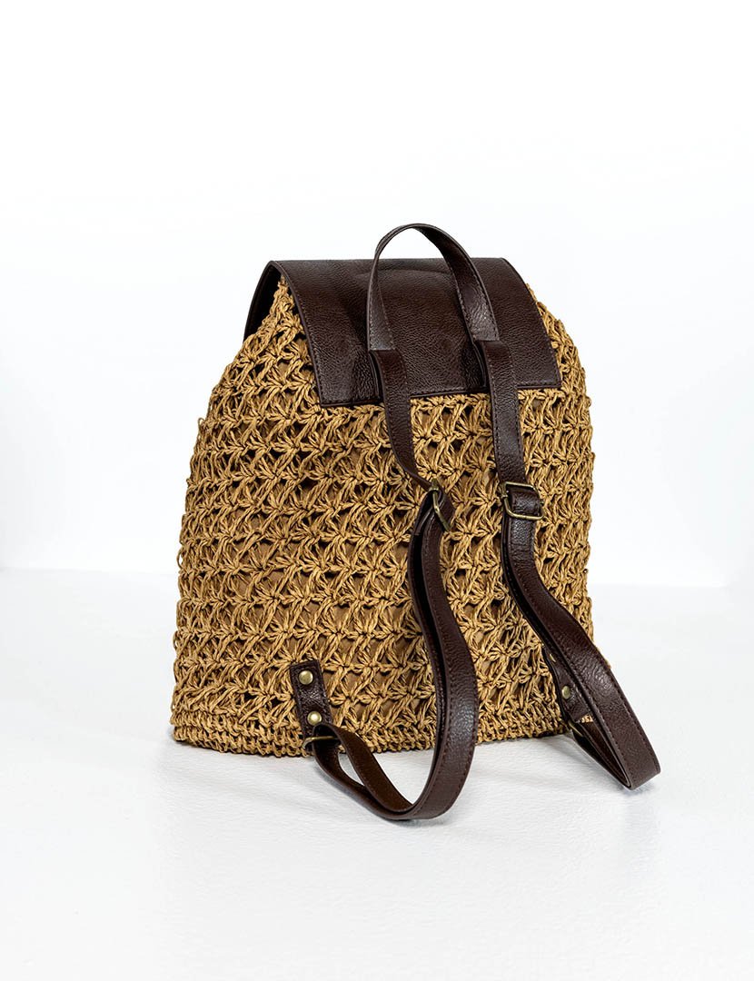 Mochila de palha castanha