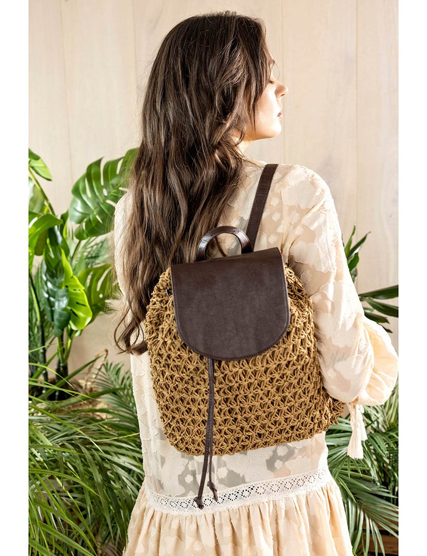 Mochila de palha castanha