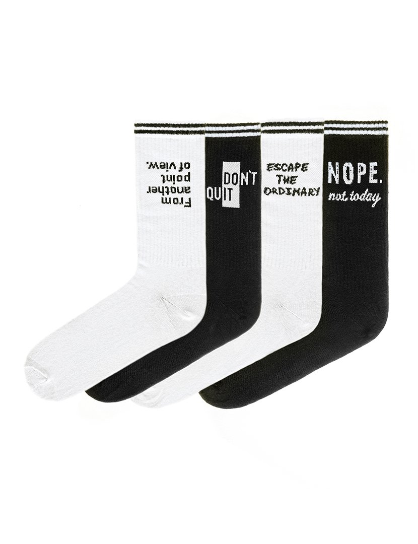 4 Pares de Meias pretas e brancas