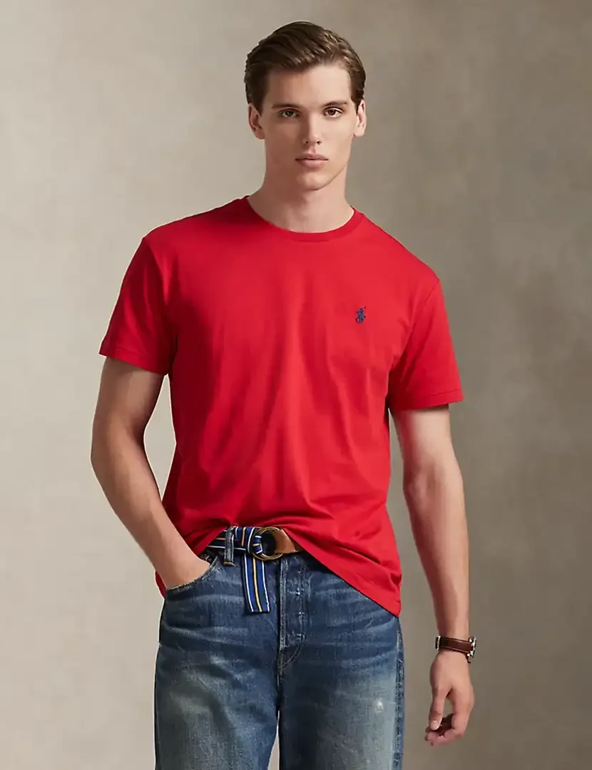 T-Shirt Classic Fit Vermelha Logotipo Azul Marinho