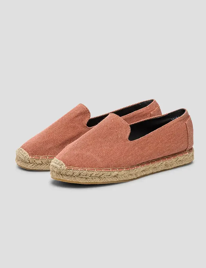 Moc Essential Clae Woman